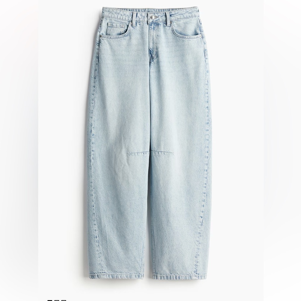 H&M LIGHT WASH BARELL JEANS